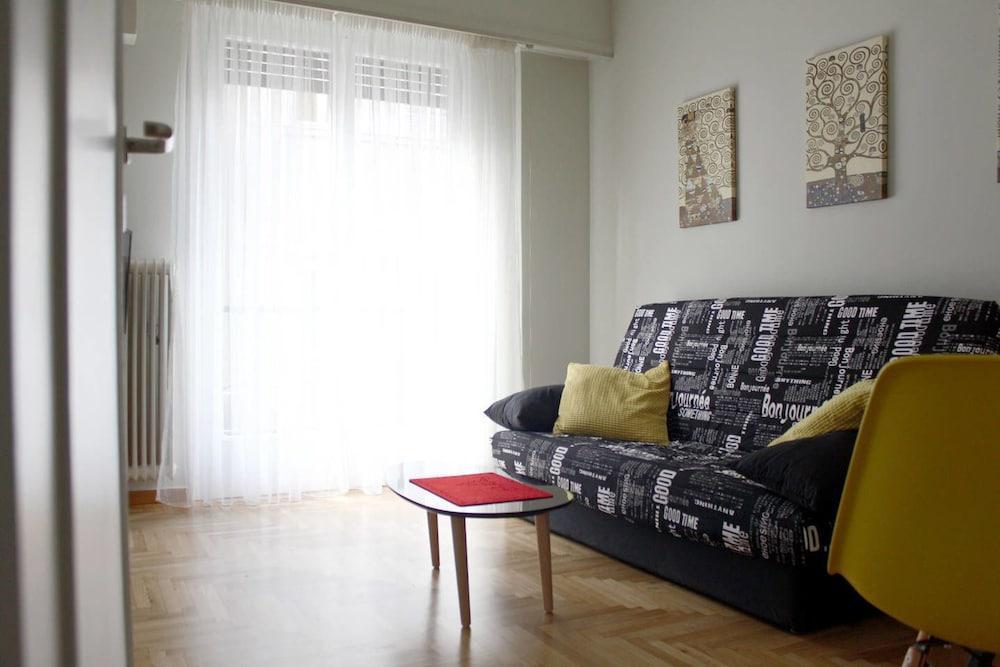 Cheery Apartment In The Center Of Афины Экстерьер фото